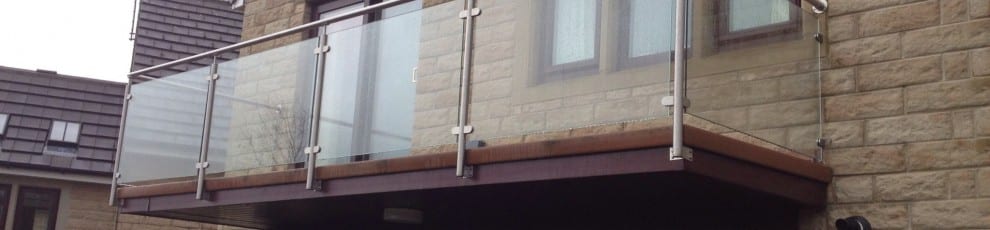 Outdoor glass balustrade